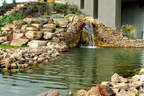 kerti tó vízesés sziklakert támfal kerti szikla - 1024x683 pixel - 525400 byte 